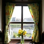Aille River Tourist And Vandrarhem Doolin