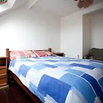 אכסניה Aille River Tourist And