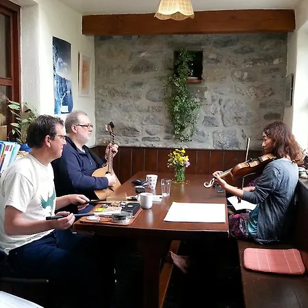 Aille River Tourist Hostel And Camping Doolin Hostel *