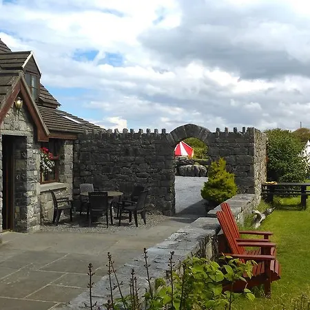 Aille River Tourist Hostel And Camping Doolin Hostel
