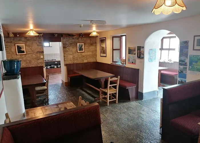 Aille River Tourist And Hostel Doolin