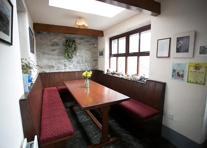 Aille River Tourist Hostel And Campsite Doolin