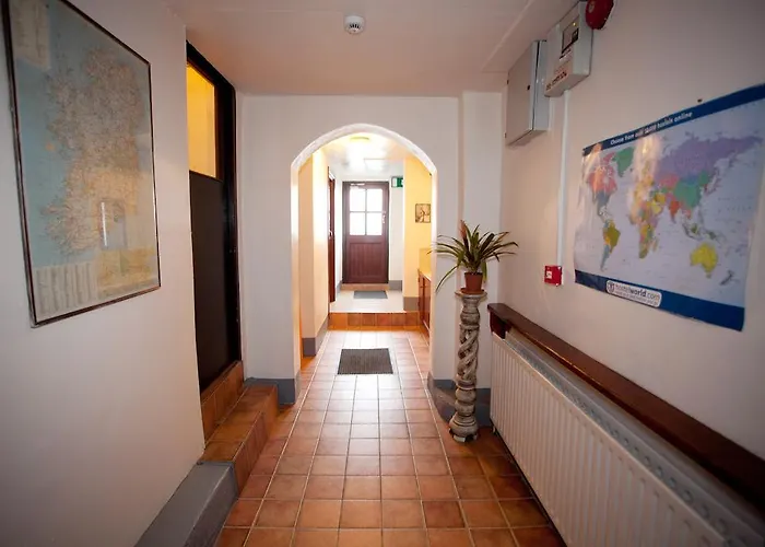 Aille River Tourist Hostel And Campsite Doolin Doolin